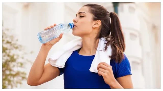 Summer : వేసవిలో 24 గంటల్లో నీటిని ఎప్పుడూ తాగాలంటే!