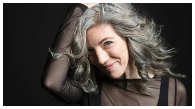 Graying Hair Tips : మీ తెల్లజుట్టు నల్లగా మారటానికి చిట్కాలు!