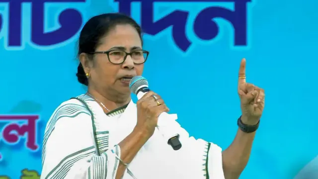 Mamata benarjee: బీజేపీని ఓడించకపోతే జరిగేది అదే.. దీదీ సంచలన వ్యాఖ్యలు