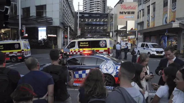 Sydney: షాపింగ్ మాల్‌లో దారుణం.. ఐదుగురిని కత్తులతో పొడిచి చంపిన దుండగులు