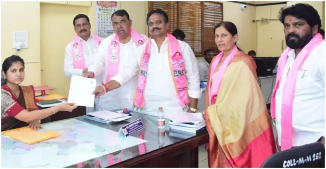 జహీరాబాద్ బీఆర్ఎస్ ఎంపీ అభ్యర్థిగా గాలి అనిల్ నామినేషన్