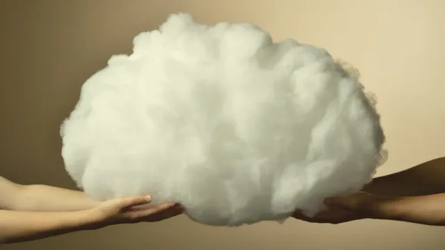 Clouds : తేలికగా కనిపించే మేఘాలు 100 ఏనుగుల బరువు ఉంటాయా?