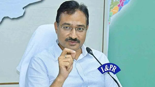 భీమవరంలో సీఈవో ముఖేష్ కుమార్ మీనా పర్యటన