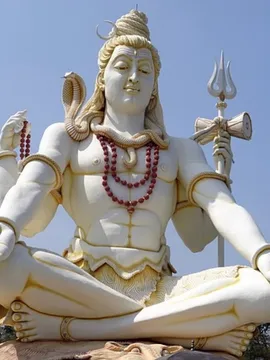 హిందూమతంలో శివునిని పూజిస్తారు