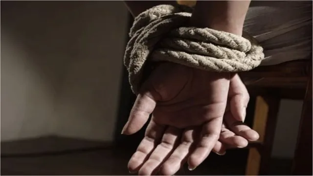 AP: ఏపీలో గంజాయి మత్తులో కిడ్నాప్ కలకలం.. మూడు గంటల పాటు బట్టలు ఊడదీసి..!