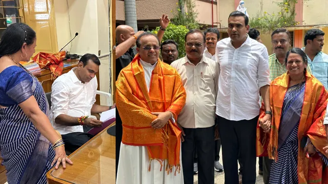 చదువుకున్న స్కూల్ కు వెళ్లిన ఎంపీ చామల