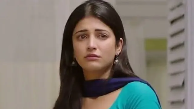 Shruti Haasan : శృతి హాసన్ కి ఆ సమస్య ఉందా? ఇన్నేళ్లు దాన్ని భరిస్తూ సినిమాలు చేస్తుందట, షాకింగ్ న్యూస్ చెప్పిన 'సలార్' బ్యూటీ!