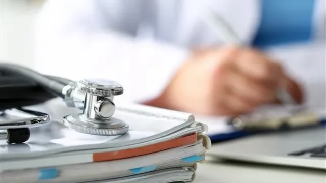NEET: నీట్‌ పరీక్షలో అవతకవతకలు.. కేంద్ర విద్యాశాఖ కీలక నిర్ణయం