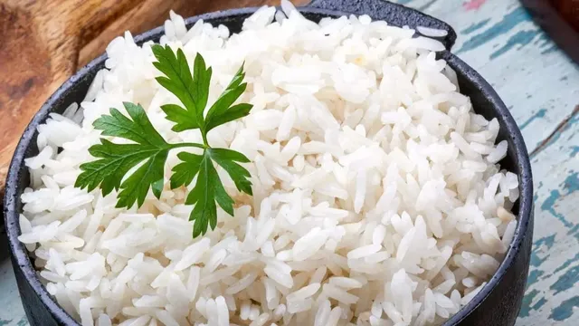 నెల రోజులు అన్నం తినకపోతే ఏమవుతుందో తెలుసా?