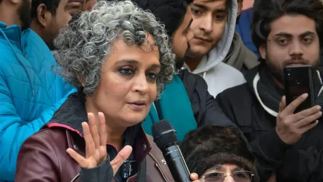 Arundati Roy: రచయిత్రి అరుంధతి రాయ్‌కు షాక్‌.. లెఫ్టినెంట్ గవర్నర్ కీలక నిర్ణయం