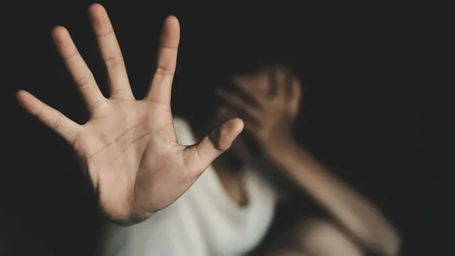 Telangana: బాలికపై గ్యాంగ్‌ రేప్‌.. 10 మంది అరెస్టు