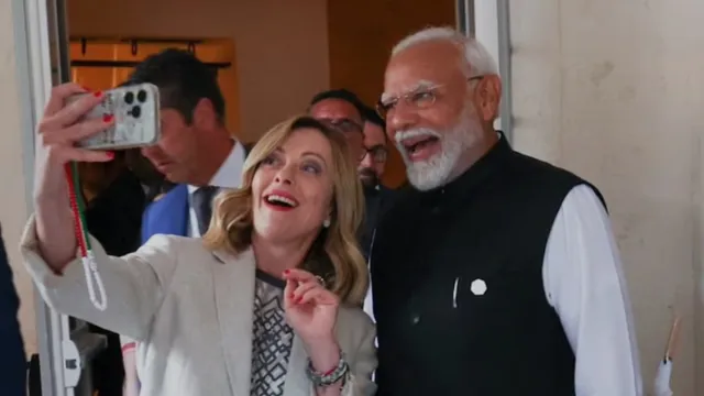 G7 Summit: మరోసారి మెలోనీ-మోదీ సెల్ఫీ.. వీడియో వైరల్