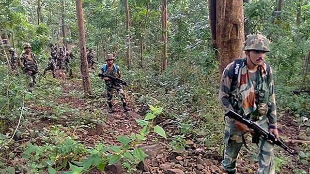 IED Blast : నక్సలైట్ల ఐఈడీ బాంబు దాడిలో ఇద్దరు జవాన్ల మృతి!