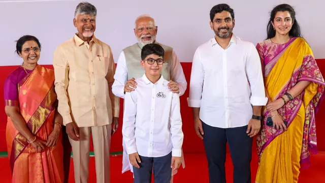 Viral Photo: ప్రధాని మోదీతో చంద్రబాబు ఫ్యామిలీ
