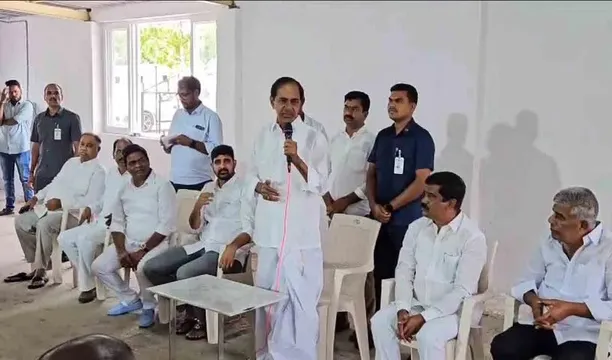 KCR: పార్టీ కార్యకర్తలతో కేసీఆర్ సమావేశం.. ఏం మాట్లాడారంటే ?
