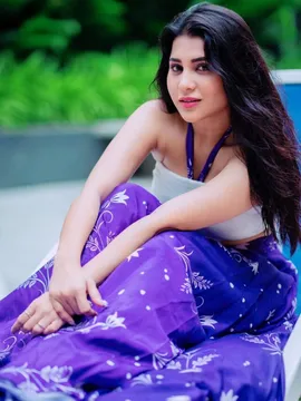 నెట్టింట్లో బిగ్ బాస్ బ్యూటీ రచ్చ రచ్చ..!