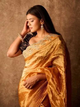 కుమారి 21ఎఫ్ బ్యూటీ బ్యూటీఫుల్ పిక్స్..!