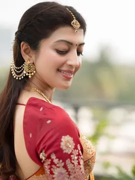 బాపు బొమ్మలా పవన్ కళ్యాణ్ బ్యూటీ.!