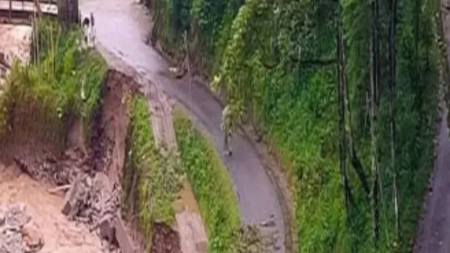 Sikkim : సిక్కింలో భారీ వర్షం... చిక్కుకున్న పర్యాటకులు!