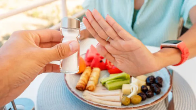 Salt: తక్కువ ఉప్పు తింటే కిడ్నీలకు ఏమౌతుందో తెలుసా?