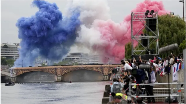 Paris Olympics: మొదలైన క్రీడాకారుల పరేడ్..