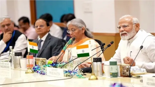 National: నీతి అయోగ్ అధికారులు, ఆర్ధిక వేత్తలతో ప్రధాని మోదీ భేటీ
