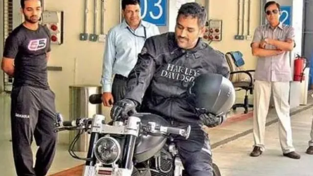 ధోని దగ్గర ఉన్న బైక్ కలెక్షన్స్ చూస్తే షాకవటం పక్కా!