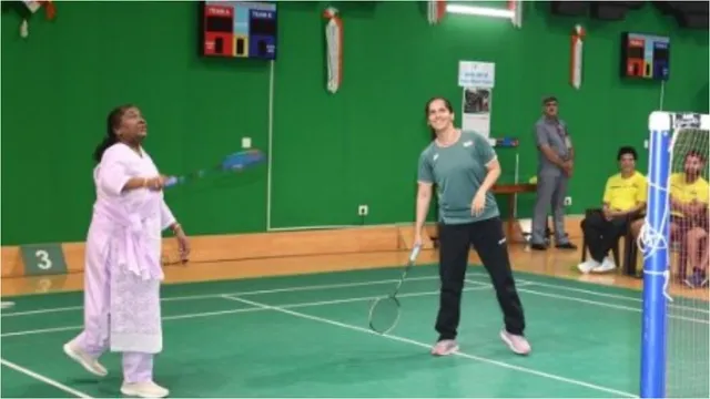 Delhi: బ్యాడ్మింటన్ ఆడిన రాష్ట్రపతి ద్రౌపదీ ముర్ము