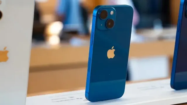 iphone: ఐఫోన్‌ కొనాలనుకునేవారికి గుడ్‌న్యూస్‌.. భారీగా తగ్గిన ధరలు