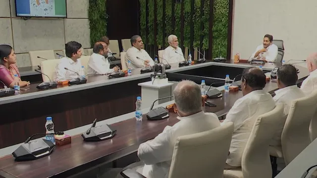 వైసీపీ ఎంపీలతో జగన్ మీటింగ్-LIVE