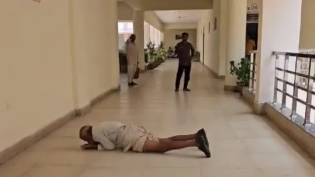 అయ్యో అన్నదాత.. కలెక్టర్ ఆఫీసులో వృద్ధ రైతు పొర్లు దండాలు!