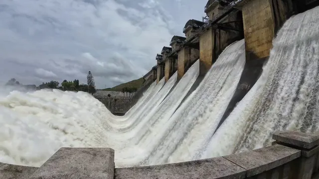 Srisailam: శ్రీశైలం జలాశయానికి  కొనసాగుతున్న వరద