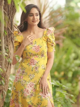 కోయిలమ్మ బ్యూటీ బ్యూటిఫుల్ పిక్స్..!