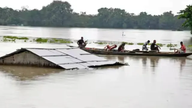 Assam: భారీ వరదలు.. ఆరుగురు మృతి..29 జిల్లాల్లో 21 లక్షల మంది నిరాశ్రయులు!