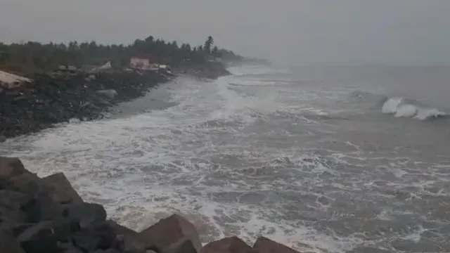 Boat: సముద్రంలో పడవ బోల్తా.. ఆరుగురు మత్సకారులు!