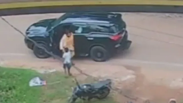 Pawan Kalyan: డిప్యూటీ సీఎం క్రేజ్ వేరే లెవల్.. చిన్నారి అభిమానిని పలకరించిన పవన్..!