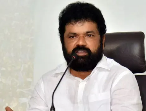 AP : వైసీపీ మాజీ ఎంపీకి బిగ్ షాక్..!