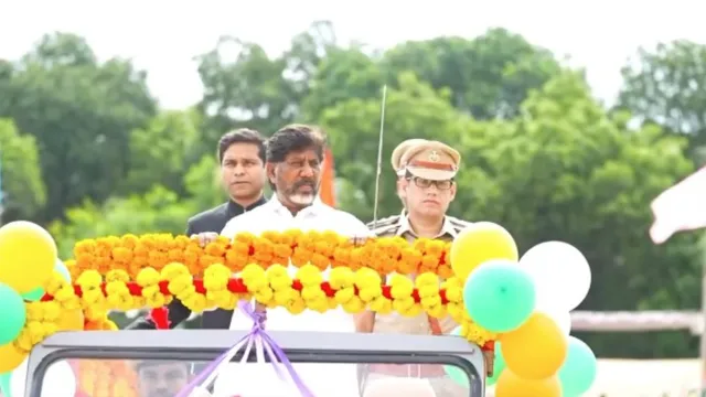 ఖమ్మంలో జాతీయ జెండాను ఆవిష్కరించిన భట్టి-VIDEO