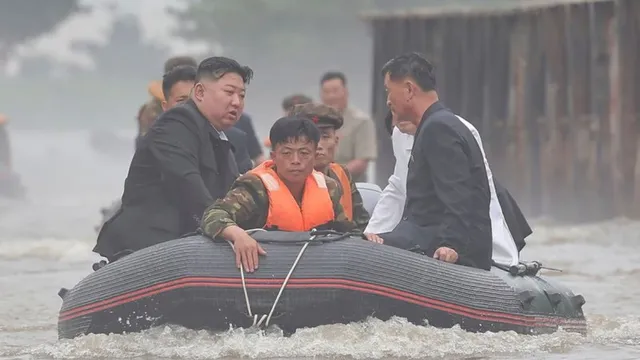 North Korea: కష్టాల్లో ఉత్తర కొరియా.. సాయం చేస్తామన్న దక్షిణ కొరియా