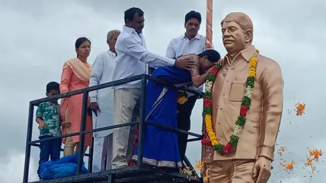సోలిపేట రామలింగారెడ్డికి ఘన నివాళి