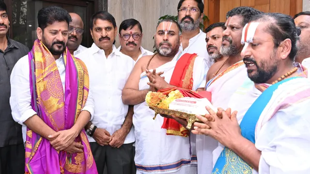 ఖైరతాబాద్ గణేశ్ ఉత్సవాలకు రావాలని సీఎంకు ఆహ్వానం