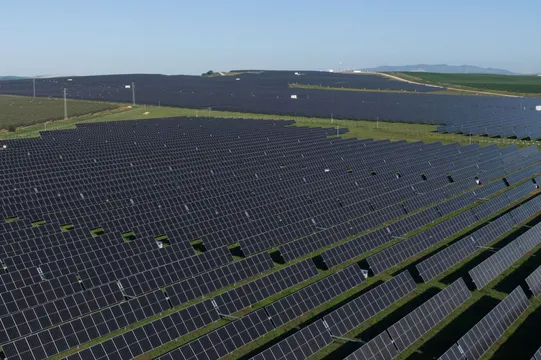 Casares I-III in Málaga and a 212 MW Valencia plant were secured by OHLA.