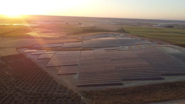 Arco 8 has covered 100 hectares with 102,720 modules, supplying 30,000 homes.