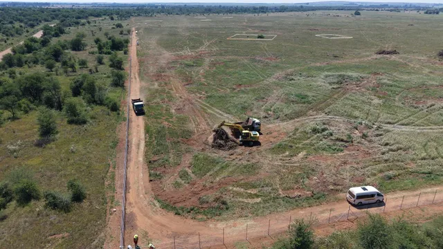 Project financing structure targets 80% leverage with Standard Bank acting as senior lender.