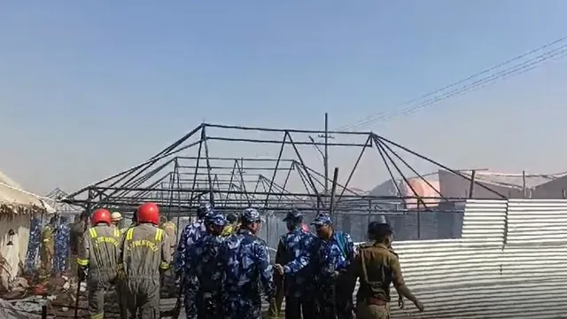 MahaKumbh, mahakumbh Fire, kumbh Mela, महाकुंभ आग, महाकुंभ में तीसरी बार लगी आग, 22 टेंट जले,  Fire in mahakumbh, Prayagraj, UP news, uttar Pradesh, Prayagraj News, Uttar Pradesh news
