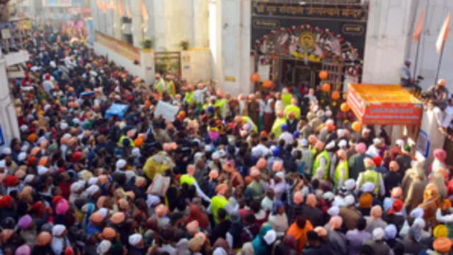 Varanasi Mahashivratri Crowd