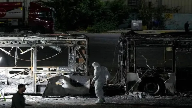 Bus explode