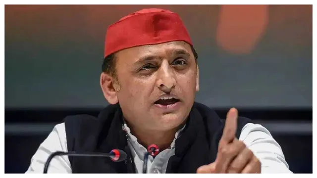 गिद्ध और सुअर वाले बयान पर भड़के अखिलेश यादव 