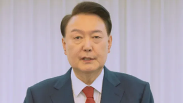 Yoon Suk Yoel 