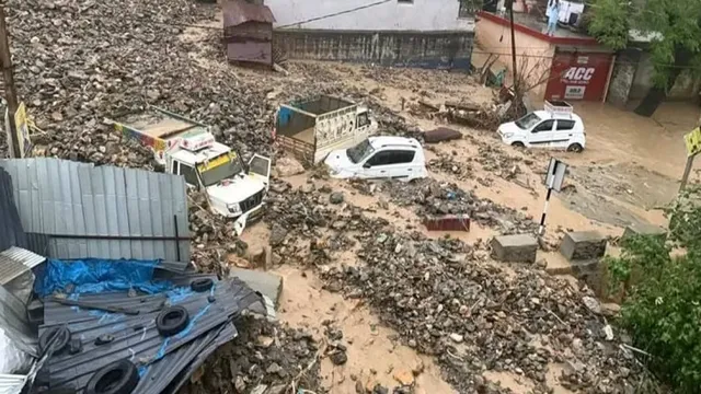 जम्मू कश्मीर, भूस्खलन, भारी बारिश, जम्मू कश्मीर के रामबन में तबाही, जम्मू कश्मीर मौसम, बचावकार्य, कई घर तबाह हुए,